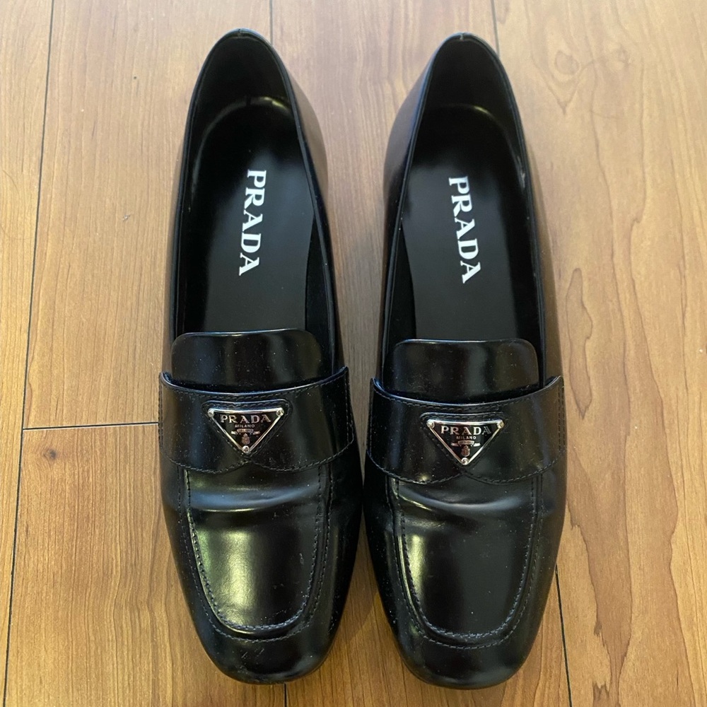 Prada Loafer Women’s Shoes Size 41
